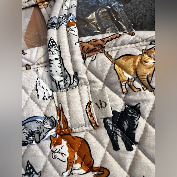 Vera Bradley Weekender Travel Bag A Cat’s Life - Picture 3 of 16
